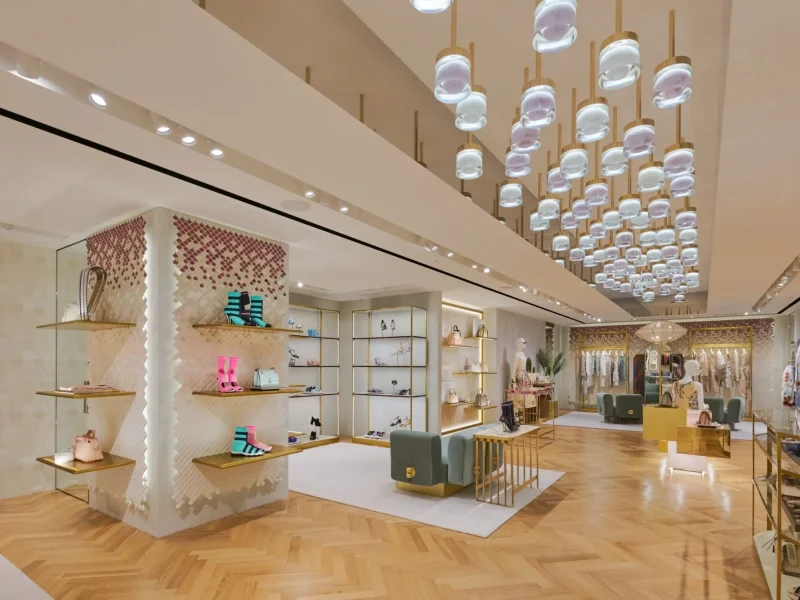 1_13_FENDI-OMOTESANDO-Boutique-BF_15-2-e1603115363675